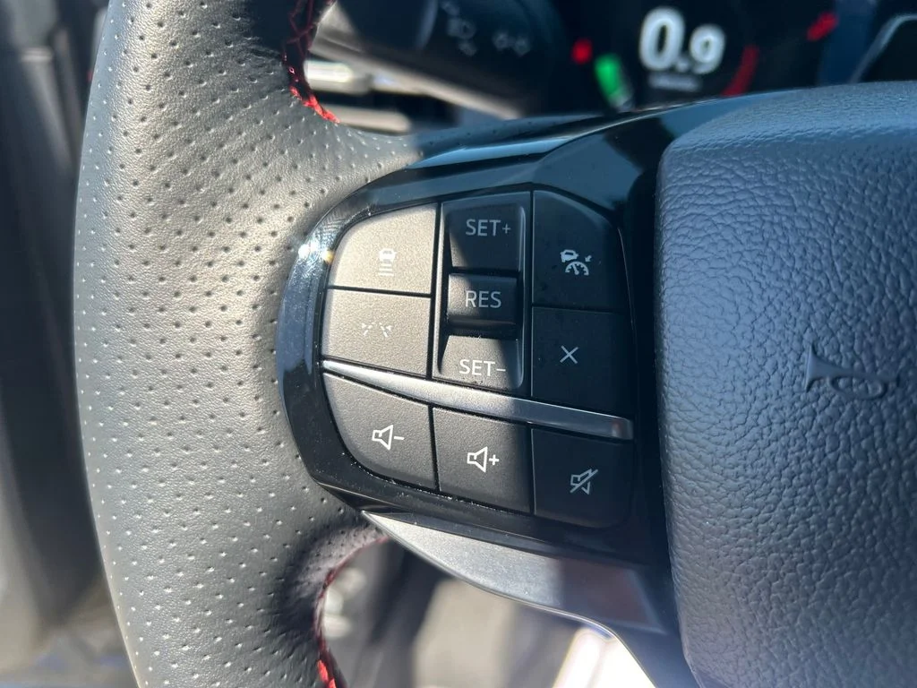 Used 2025 Gray Ford ST-Line image 27