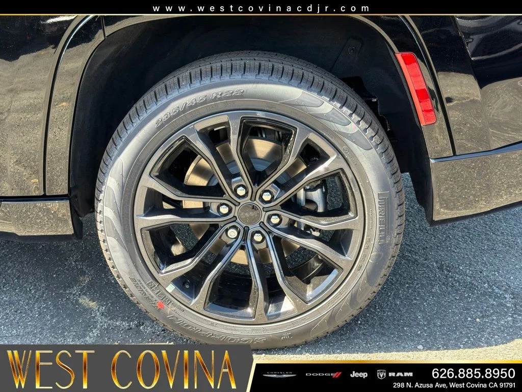 New 2026 High Gloss Black Exterior Paint Jeep Summit Reserve image 16