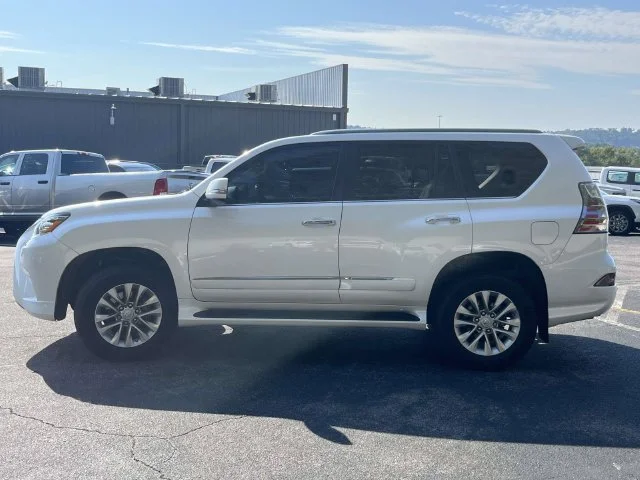 Used 2018 White Lexus 460 image 7