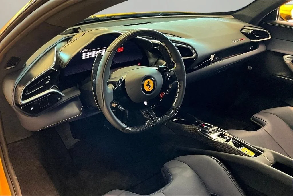 Used 2023 Giallo Triplo Strato Ferrari  image 15