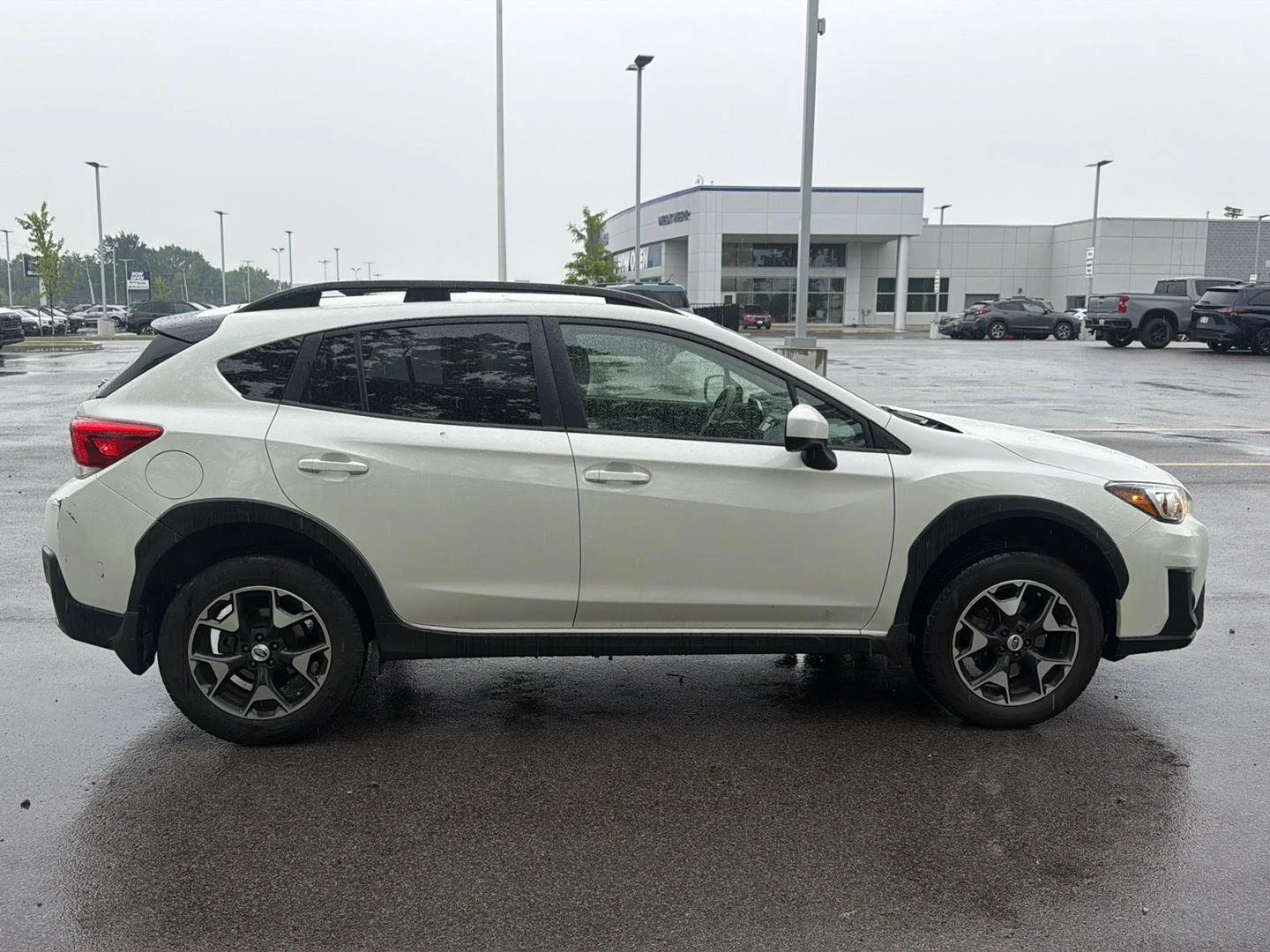 Used 2018 Crystal White Pearl Subaru Premium image 3