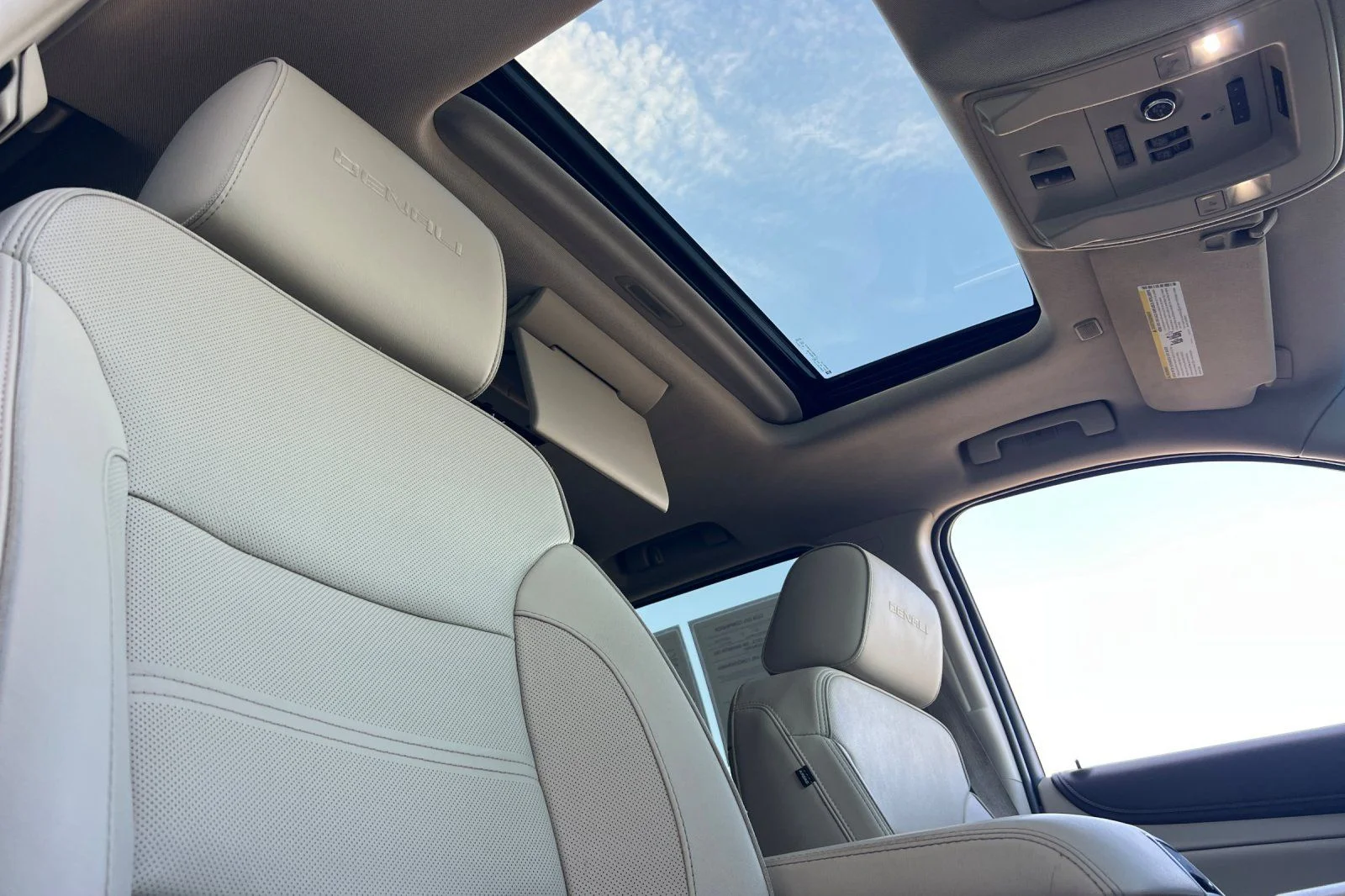 Used 2019 Black GMC Denali image 19