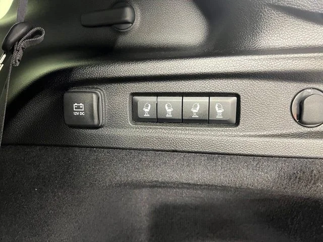 Used 2023 White Jeep Overland image 40