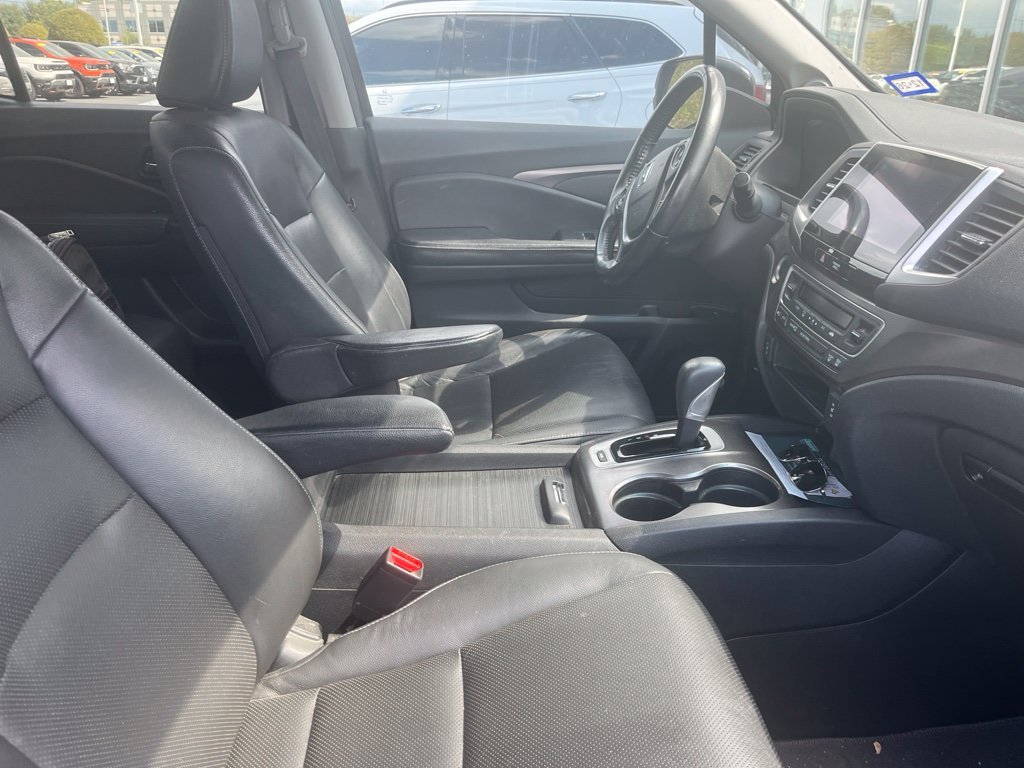 Used 2018 Modern Steel Metallic Honda RTL-T image 4