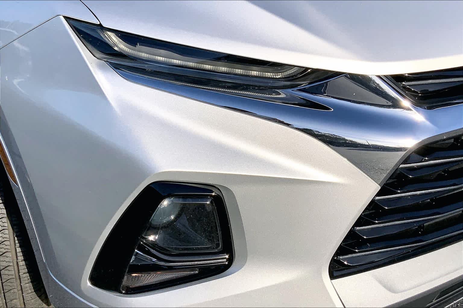 Used 2019 Silver Ice Metallic Chevrolet Premier image 26