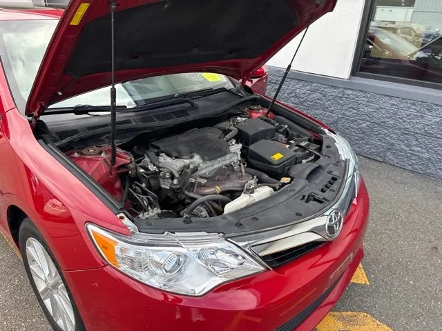 Used 2013 Barcelona Red Metallic Toyota L image 18