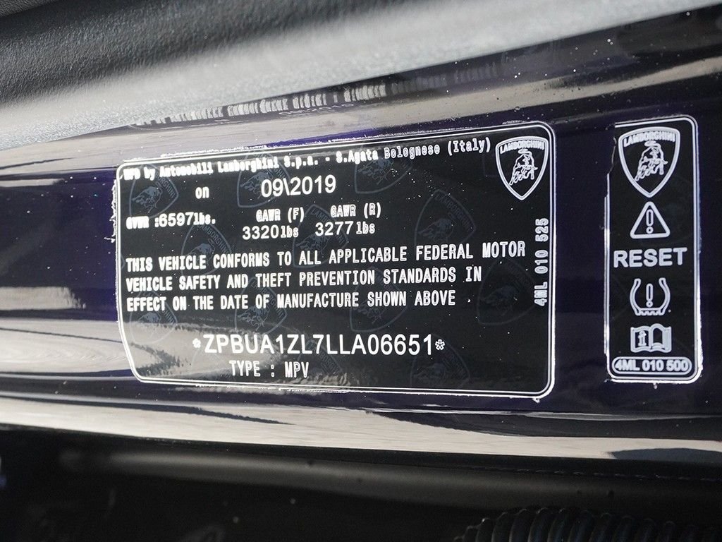Used 2020 Black Lamborghini Base image 63