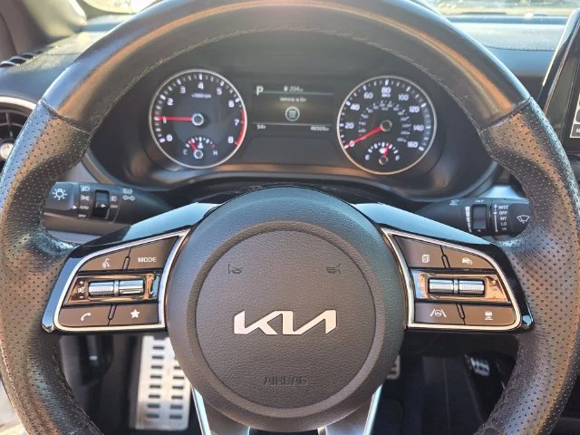 Used 2023 White Kia GT-Line image 26