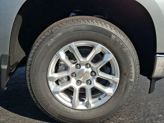 New 2026 Gray Chevrolet LT image 7