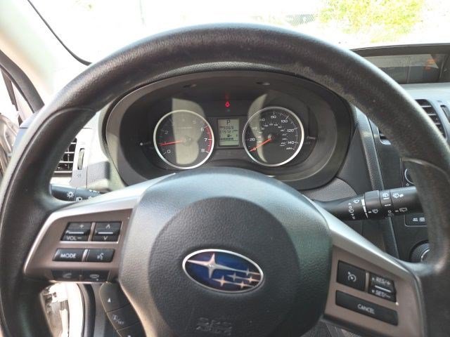 Used 2015 Ice Silver Metallic Subaru 2.5i image 12