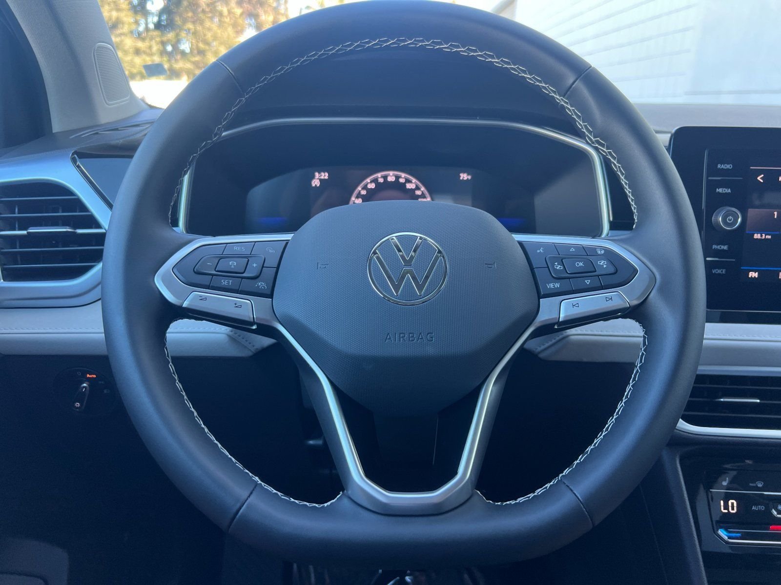 New 2026 Platinum Gray Metallic Volkswagen 1.5T SE image 22