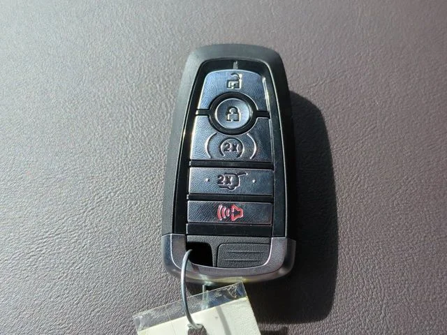 New 2026 Star White Metallic Tri-Coat Ford Platinum™ image 29