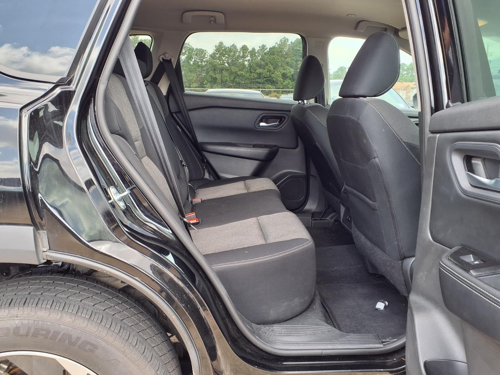 2024 Nissan Rogue SV Black at Robbins Nissan