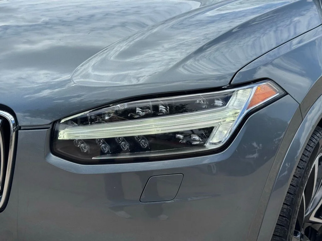 Used 2020 Gray Volvo T6 Momentum image 9