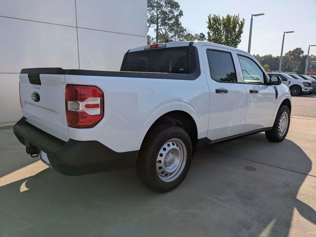 New 2026 Oxford White Ford XL image 4