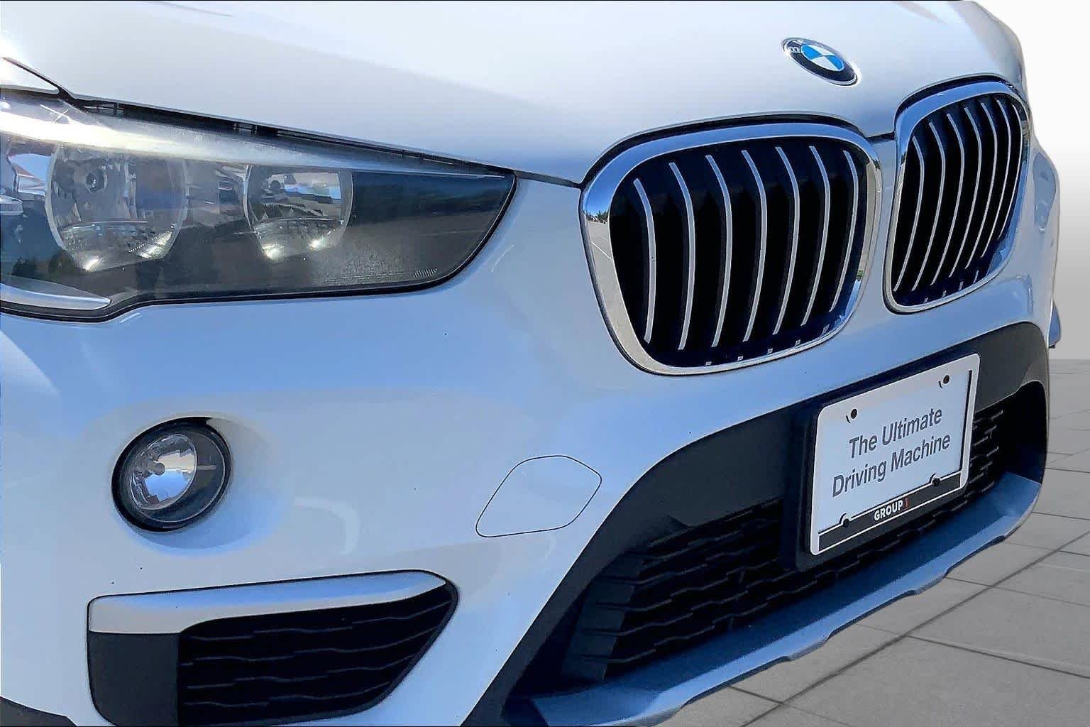 Used 2018 Alpine White BMW xDrive28i image 31