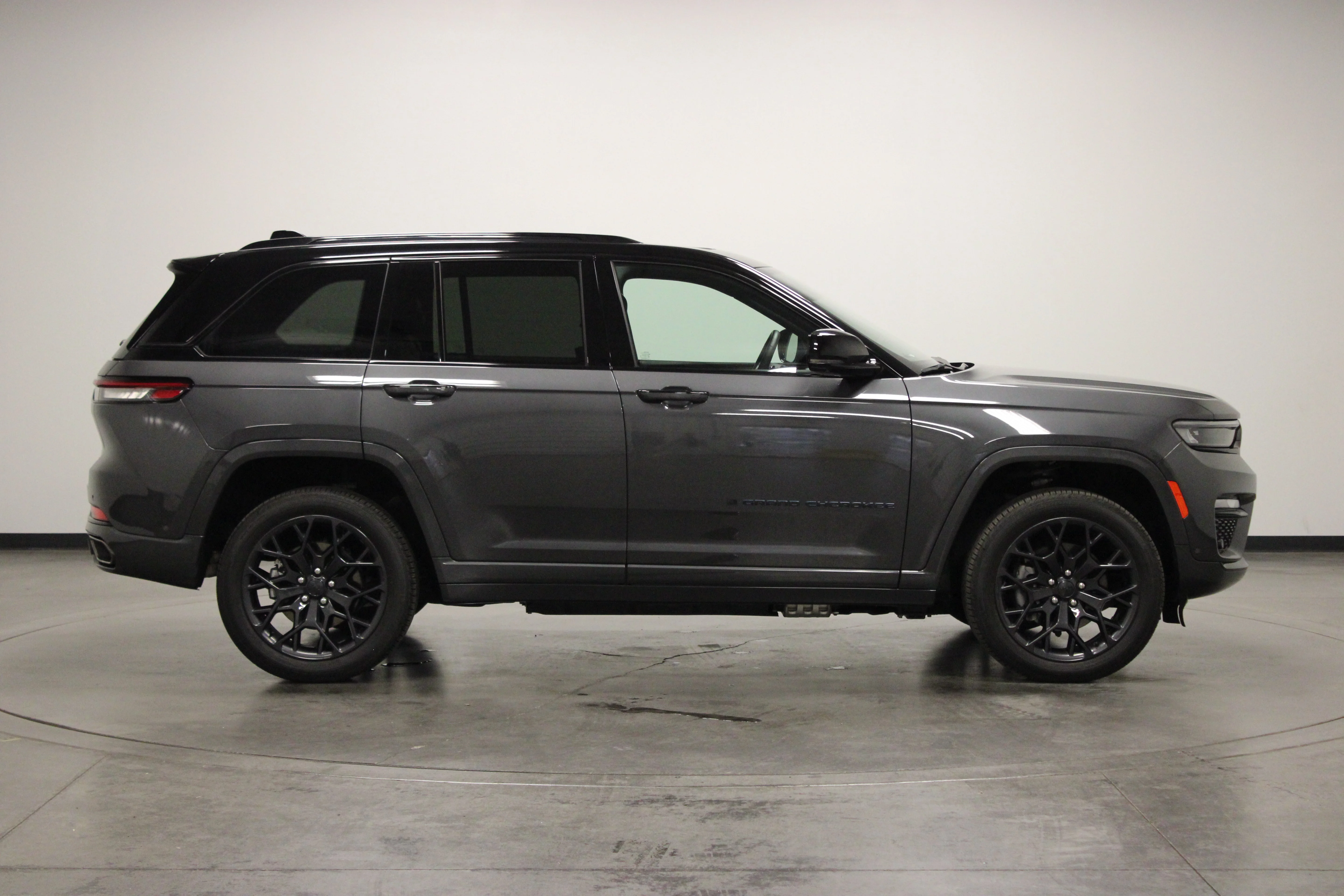 Used 2025 Baltic Gray Metallic Clearcoat Jeep Summit 4xe image 11