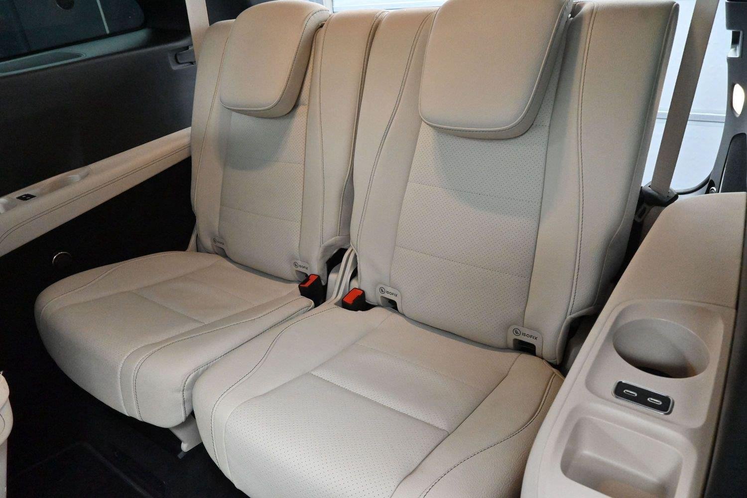 Used 2025 Polar White Mercedes-Benz GLS 450 image 38
