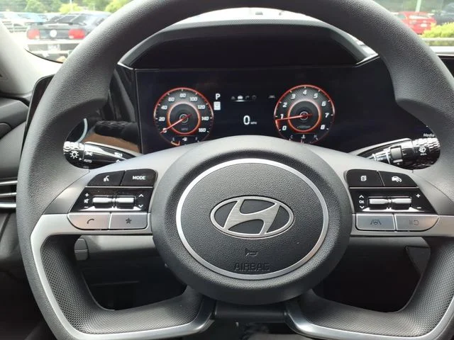 Used 2024 Red Hyundai SEL image 21