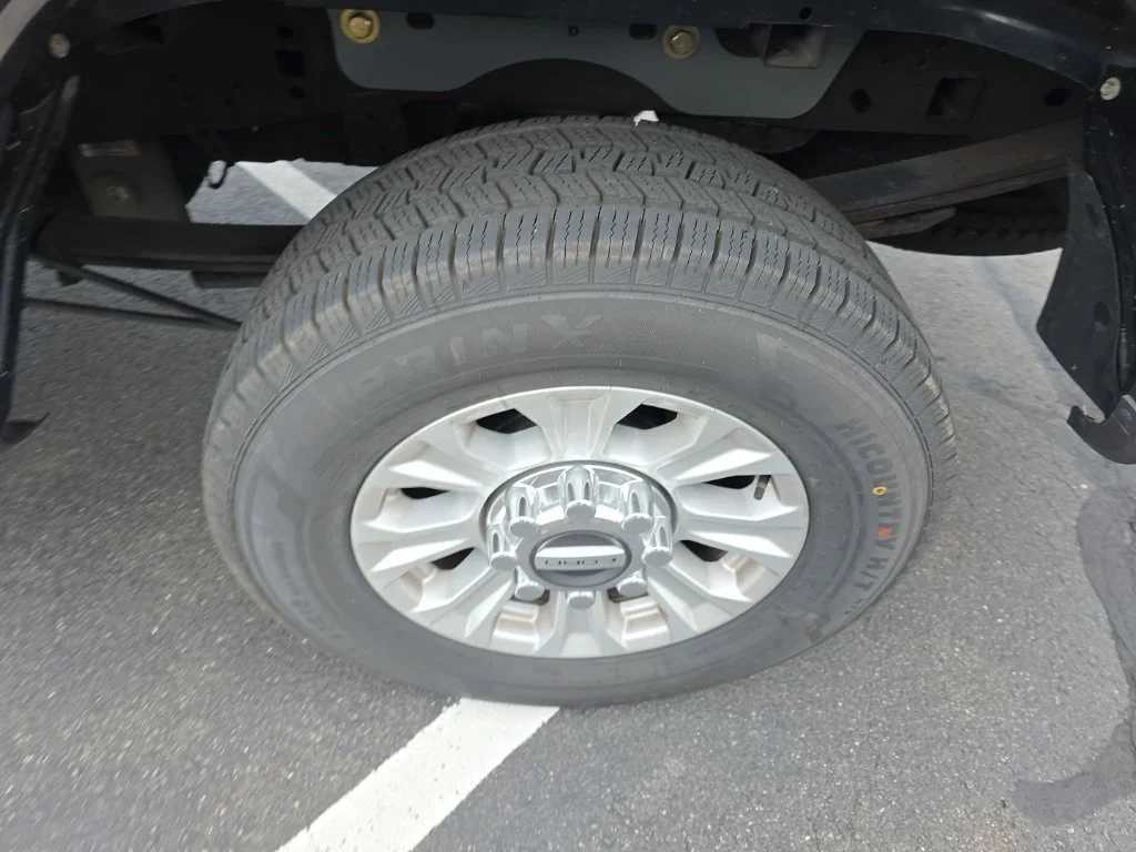 Used 2022 Black Metallic Ford XLT image 9