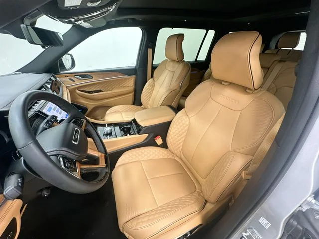Used 2024 Silver Jeep Summit image 14