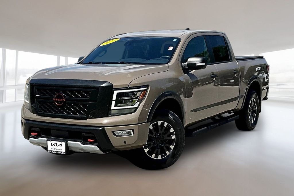 2023 Nissan Titan PRO-4X 4X4 Crew Cab's photo