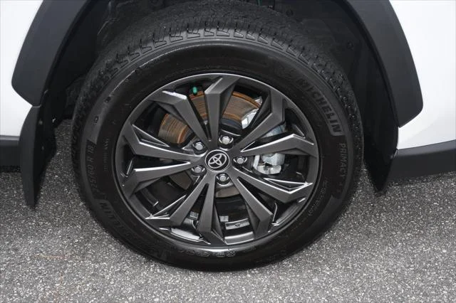 Certified Used 2024 WIND CHILL PEARL Toyota  image 24