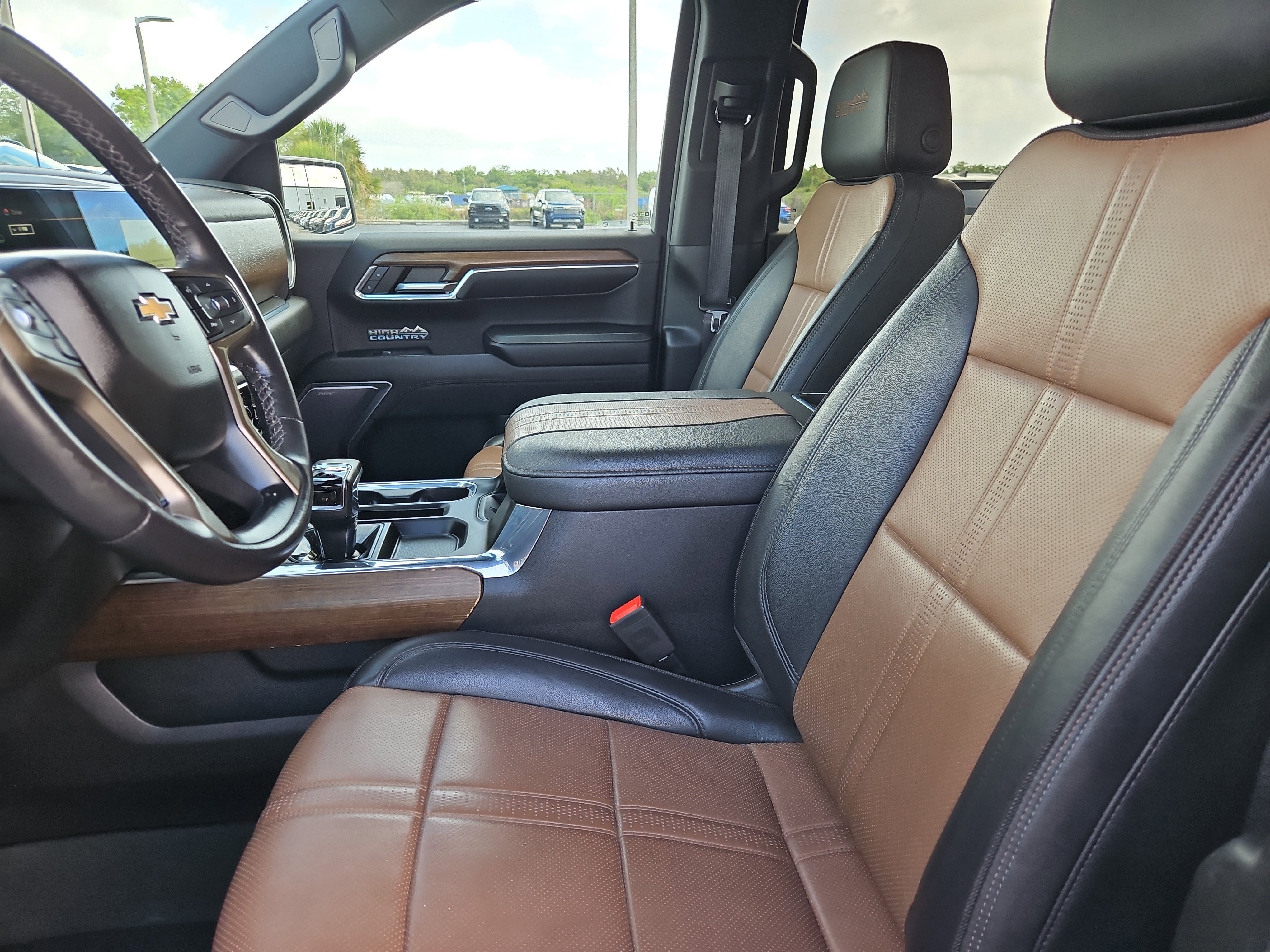 Used 2023 Iridescent Pearl Tricoat Chevrolet High Country image 17