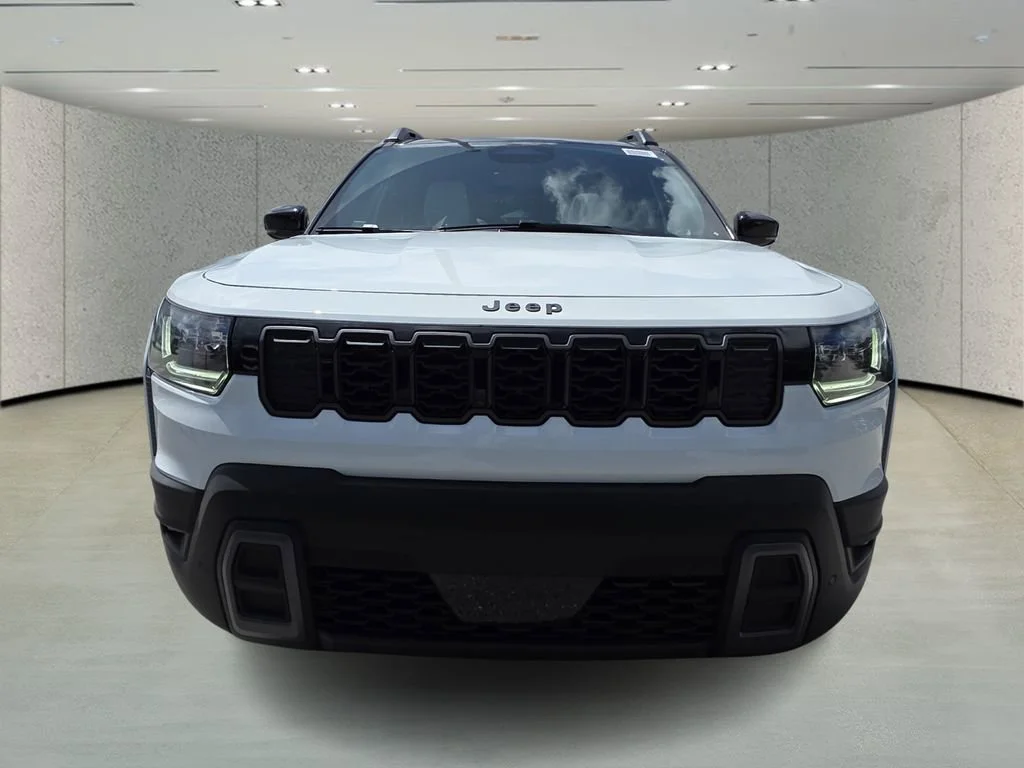 New 2026 Bright White Clear-Coat Exterior Paint Jeep Overland image 2