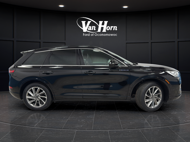 Used 2025 Infinite Black Metallic Clearcoat Lincoln Grand Touring image 8