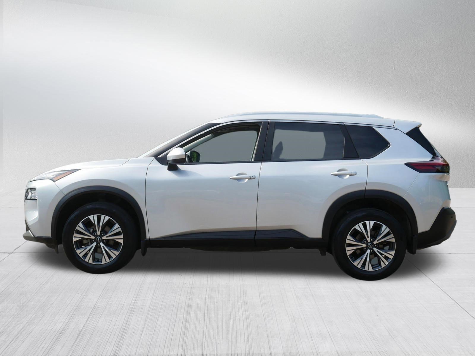 Used 2023 Brilliant Silver Metallic Nissan SV image 4