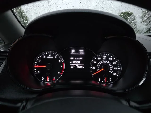 Used 2017 Silky Silver Kia LX image 26
