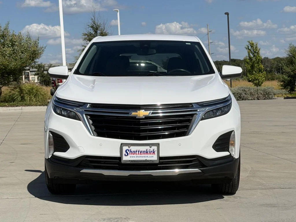 Used 2022 White Chevrolet LT image 7