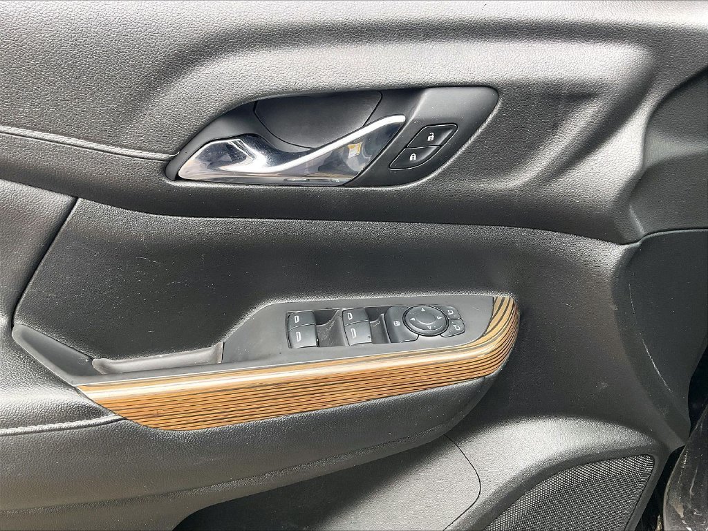 Used 2019 Iridium Metallic GMC SLE-1 image 38