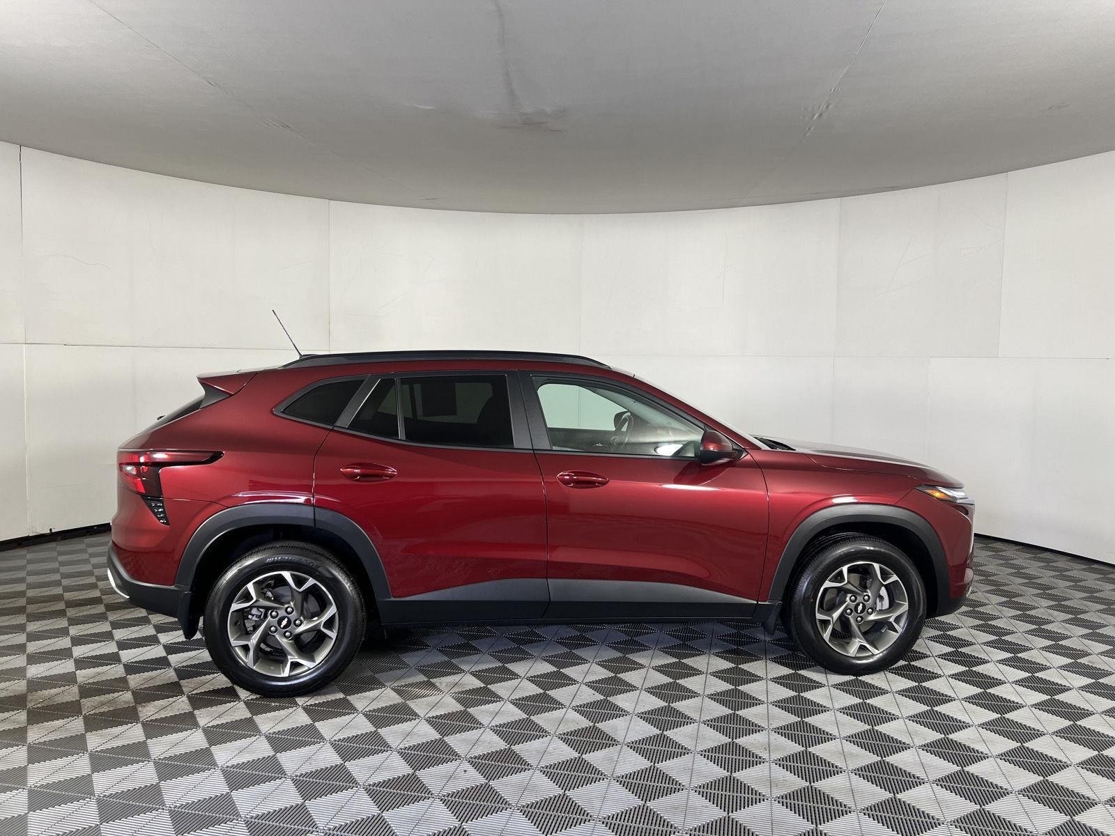Used 2024 Crimson Metallic Chevrolet LT image 7