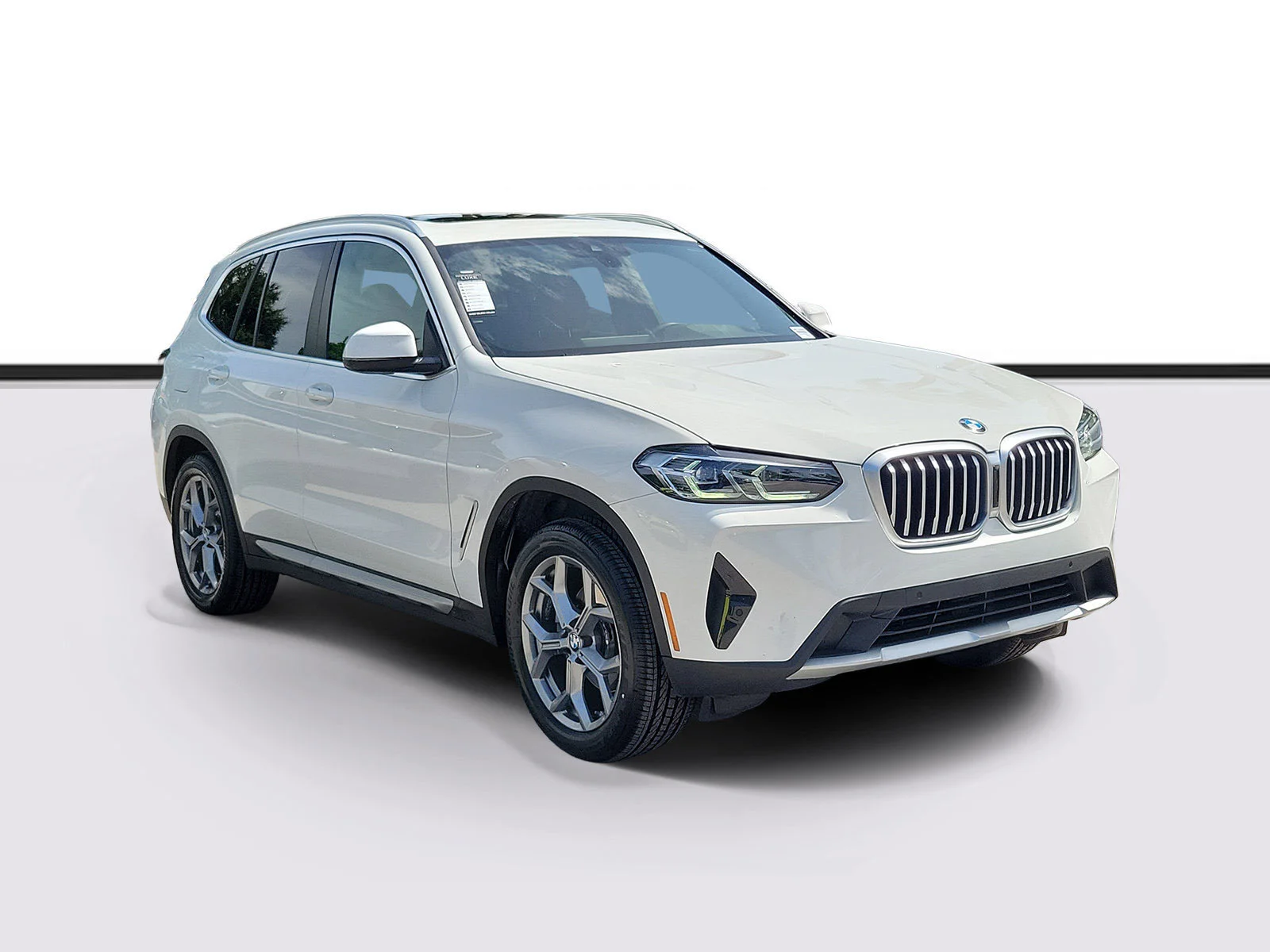 Used 2024 Alpine White BMW sDrive30i image 1