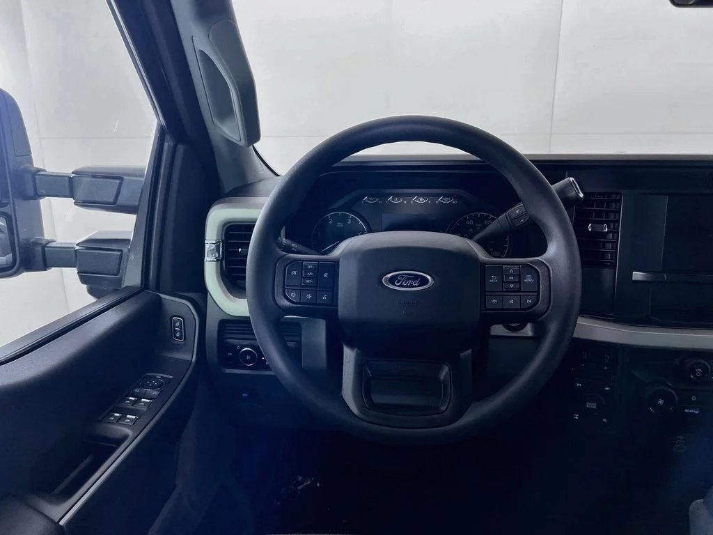 New 2026 Carbonized Gray Metallic Ford XLT image 25