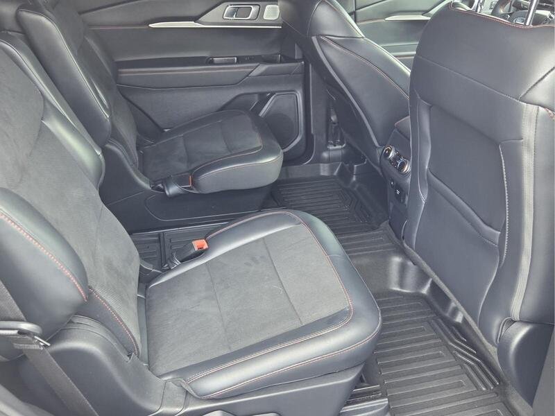 Used 2025 White Metallic FORD ST 4WD image 18