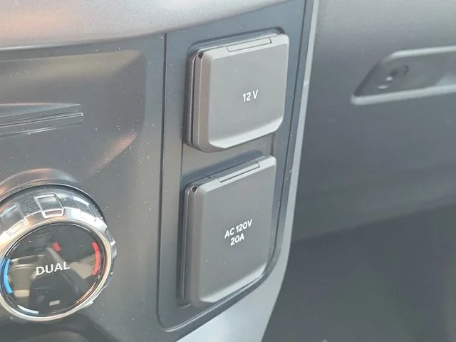New 2026 Carbonized Gray Metallic Ford XLT image 32