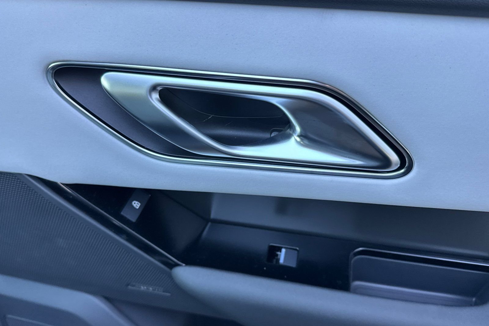 New 2026 Zadar Grey Land Rover S image 19