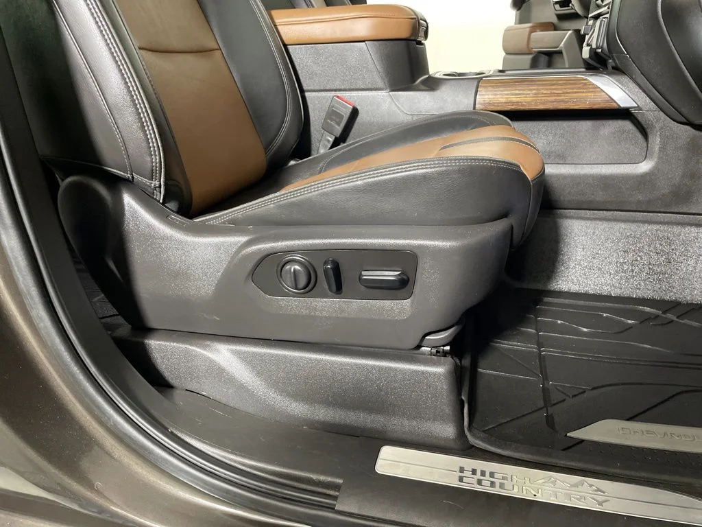 Used 2021 Brown Metallic Chevrolet High Country image 25