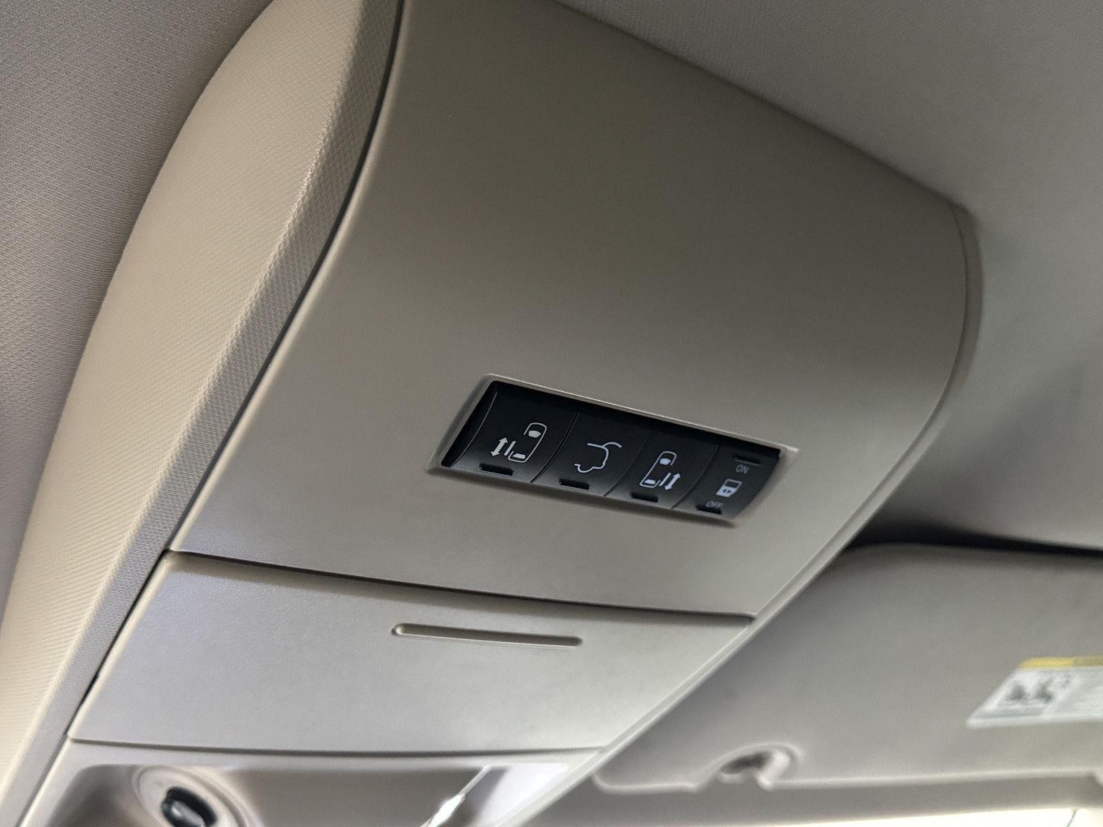 2016 Chrysler Town & Country Touring - Photo 29