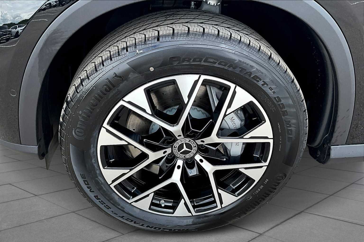 2025 Mercedes-Benz GLC Base - Photo 11