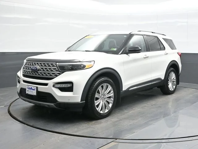 Used 2021 White Ford Limited image 1