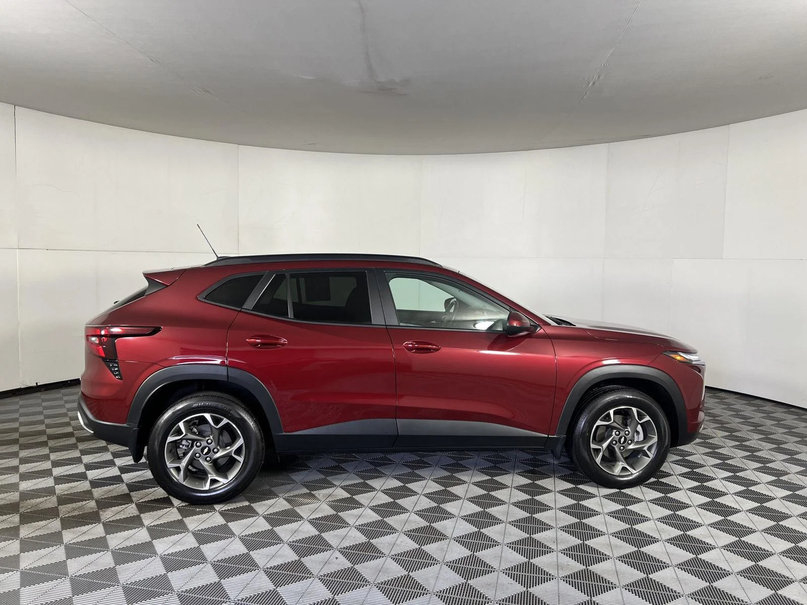 Used 2024 Crimson Metallic Chevrolet LT image 7