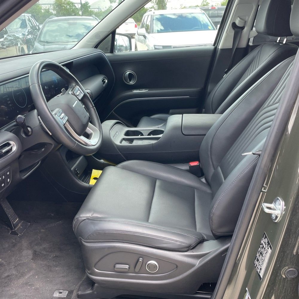 Used 2026 Black Hyundai SEL image 6