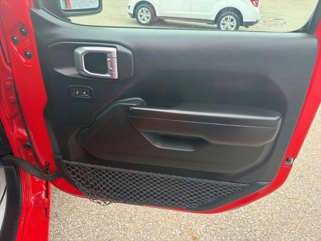 Used 2020 Firecracker Red Clearcoat Jeep Sport S image 21