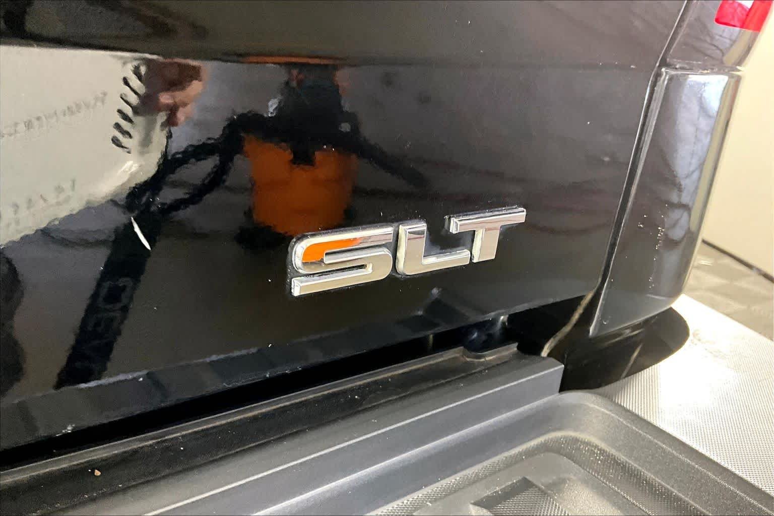 Used 2018 Onyx Black GMC SLT image 10