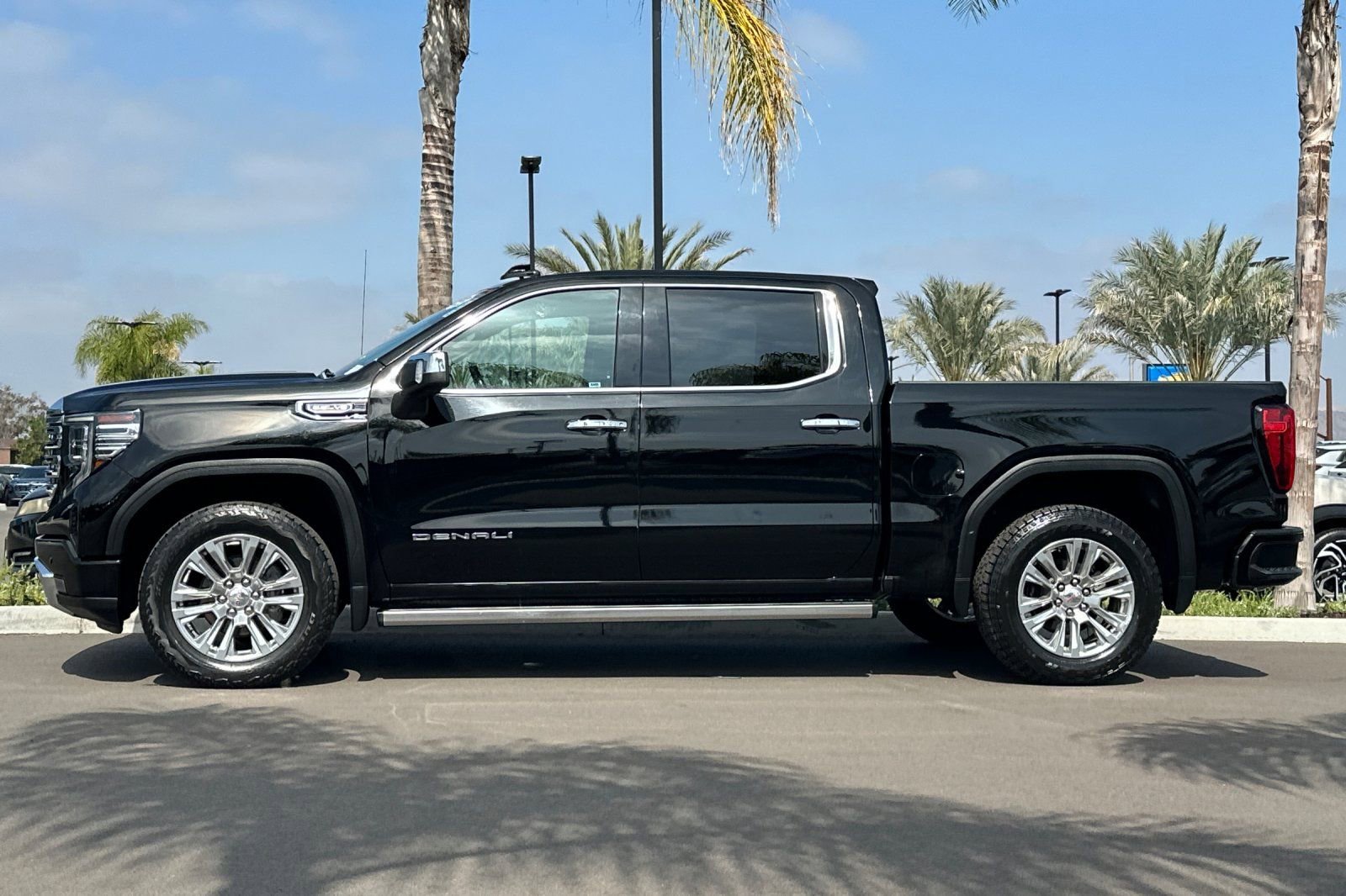 Used 2022 Onyx Black GMC Denali image 7