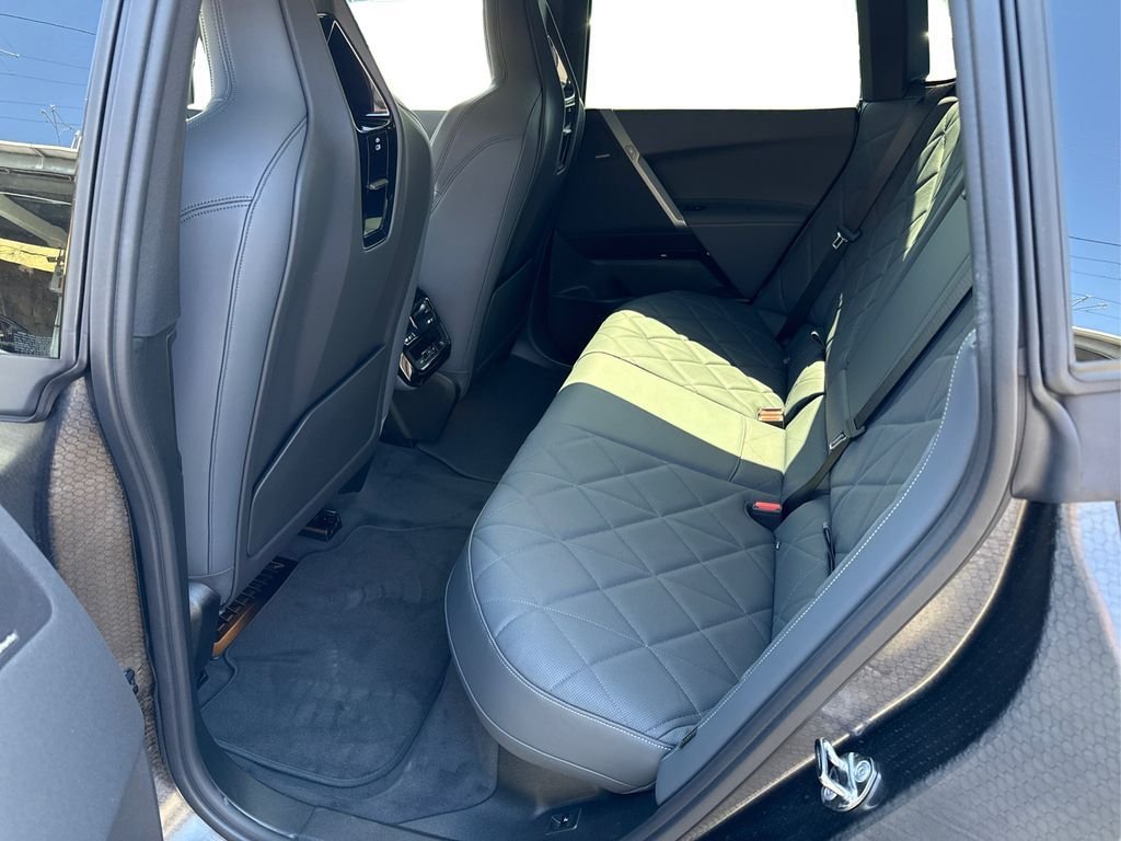 2026 BMW iX 60 - Photo 10